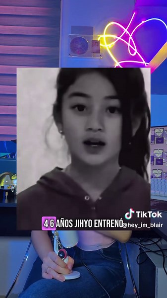 Pocos idols logran mantener su pasión por lo que hacen intacta, y JIHYO es una de ellos, aún con más de 20 años en el trabajo, parece que cada día es el primero 💜 #JIHYO #twice #twiceonce #twicejihyo #kpopfyp