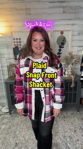 This plaid snap front shacket with a bit of sherpa trim is the best little cozy layering piece! It is available in some neutral colors as well, but I decided a little pop of color was necessary! 🤩 I’m a true to size XL wearing the XL here. @HOTOUCH #shacket #flannel #falloutfits #toptieroctober #falldealsforyou #ttsacl
