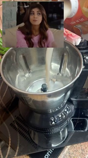 Piu Tandel | Silpa shetty smoothie #food #foodie #foodblogger #foodblog #foodstagram #reels #reelsinstagram #reelkarofeelkaro #feelkaroreelkaro... | Instagram