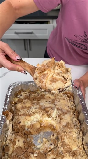 This apple cheesecake dump dessert shocked me