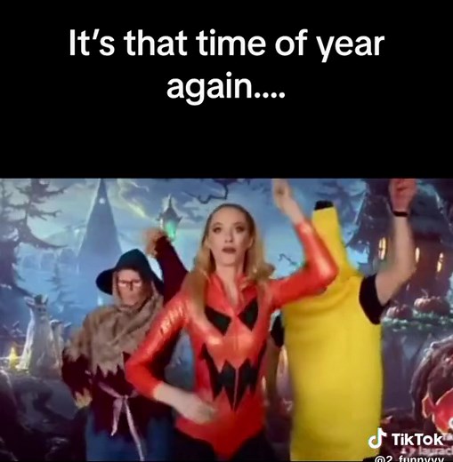 Pamela Pumpkin Halloween Workout Dance Trend