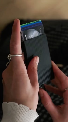 Feverguy on Instagram: "𝗥𝗲𝘀𝘁𝗼𝗰𝗸𝗲𝗱! SECRID Card Protector Series✨ #升級版磁吸版都補貨了 #超方便彈出式取卡 #RFID防盜 SECRID的Card Protector系列不單纖薄小巧具備RFID防盜功能，始創的標誌性按扭推卡設計，一按就能層層推卡的設計更是直覺易用，幾乎是任何性別及年齡段都能無障礙使用，絕對是最易入手的一款金屬錢包！ Card Protector & Card Protector Powder 最經典的RFID防盜鋁金屬錢包，可收納4至6張証件或信用卡，薄身得來體積極小，連同磨砂款有多達十三種顏色可選，無論作為情侶錢包還是一家大小都總有一款啱心水呢。 Card Protector + 最新推出的Priemium進化版RFID鋁金屬錢包，除了外觀採用波紋流線設計外，專利的自動鎖定機制及彈簧都經過大大的升級，內部卡榫與墊片更為堅固耐用，即便是金屬卡都能順滑分層出卡，目前全系列五種顏色都補貨了，把握現貨！ Card Protector for MagSafe MagSafe版Card Prot