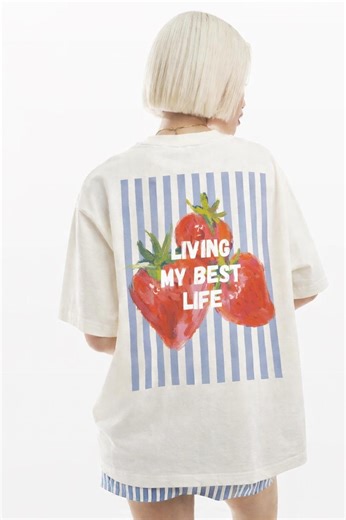 Strawberry Graphic Tee Women, Oversized Strawberry Shirt, Cute Summer Fruit Tee, Cottagecore Strawberry T Shirt, Aesthetic Strawberry Top - Etsy