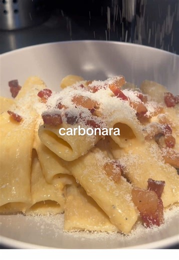 Delicious Carbonara Recipe with Pecorino and Guanciale