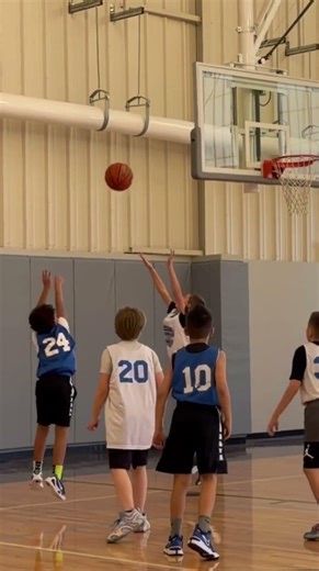 Justice Cross + Pull Up Jumper