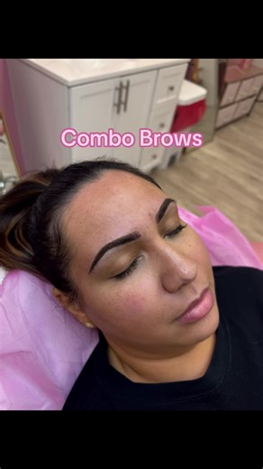 COMBO BROWS! Microblading Powder Brows 🤩 Creating a natural, full and defined eyebrow appearance!! #pmu #powderbrows #cosmetictattoo #brows #beforeandafter #inkedbyallie #pmuartist #permanentmakeup #wakeupbeautiful