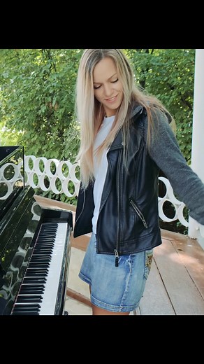 Queen - Bohemian Rhapsody (Piano cover by Gamazda) #queen #pianocover #streetpiano #gamazda