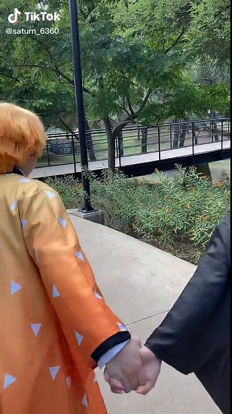 Stunning Nezuko and Zenitsu Cosplay by Ferchapa6