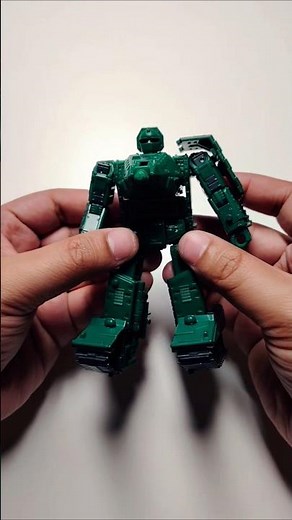 Transformers GoBots Treds Showcase – The Undercover Guardian Tank!