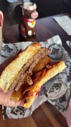 would you believe me if I told you this double smashburger with bacon jam is only $10? check out all the winter specials at @harrysbarandburger 🍔 📍 Harry’s on the Hill, 301 Atwells Ave, Providence, RI 02903