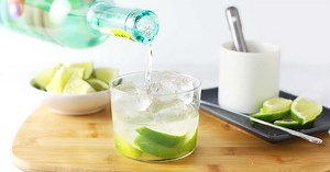 How to Make a Caipirinha