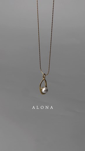 Introducing the timeless elegance of our newest pearl necklace, Alona. 🐚🌊 #hbjewelry #nontarnish #jewelry #minimalist #goldplatedjewelry #hypoallergenic #nontarnishjewelry #jewelry #accessories #TikTokShopFashiON #tiktokshopfunpayday