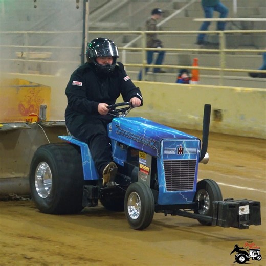 "Thunderstruck" Putting the hammer down!! #gardentractor #tractorpulling | Pulling with Garden Tractors