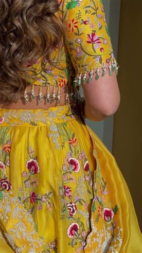 Haldi Bride in Yellow Floral Saree – Elegant Indian Wedding Haldi Look 🌼✨