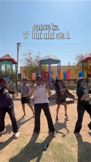 koi dance sikha do :(