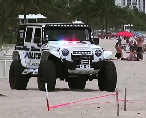 👮🔵|||||||🔴 You see this Wrangler in your rearview mirror. WHAT DO YOU DO? | Alien Sunshade