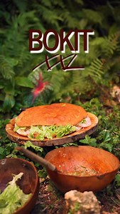 bosselaok on Instagram: "Recette du Bokit XXL Jambon Fromage 🇬🇵🔥 Ingrédients Pour la pâte à bokit : • 500 g de farine • 1 sachet de levure boulangère (10 g) • 1 pincée de sel • 1 c. à soupe d’huile • 200 ml d’eau tiède Pour la garniture : • 4 à 6 tranches de jambon • Fromage râpé ou en tranches (au choix) • 2 gousses d’ail • 1 tomate • 1 citron vert • 1 c. à soupe d’huile • Piment végétarien • Cives, persil 🌿 • Quelques feuilles de laitue ⸻ Préparation 1. Préparer la pâte à bokit 1. Dans un