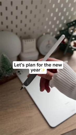 Let’s plan the new year with the Paperlike Pro Planner ✏️ Weekly planning, simple habit tracking, and everything in one place, so staying consistent feels manageable, not overwhelming. 🏷️ #Paperlike #PaperlikeProPlanner #NewYearPlanning #2026Planning #DigitalPlanner