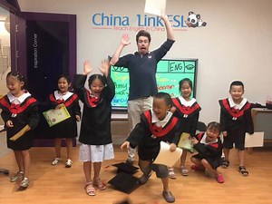 The Best Work Abroad Teaching Programs To Consider For 2019