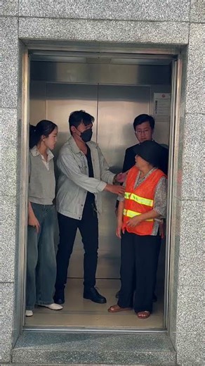 A kind man is willing to compromise [ONEKINDMAN] #onekindman #kindness #respect #help