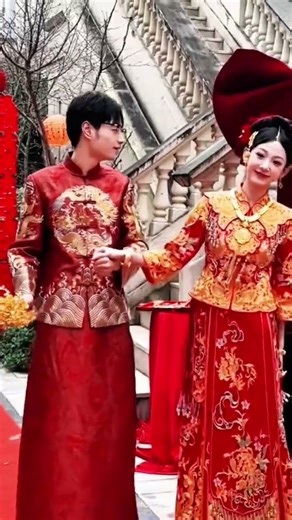 Royal Chinese Wedding Moment ❤️ | Traditional Bride & Groom Emotional Hug