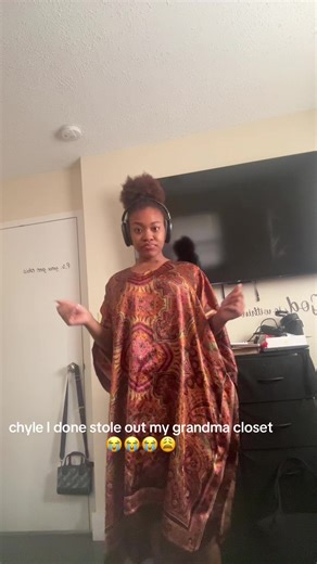 I’m having too much fun in this moo moo or whatever this is 😭😭😭😩 #viral #makemevirial #fypシ゚