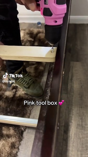YYANAJTV on YouTube 🦋 (@yyanaj)’s video of tool box