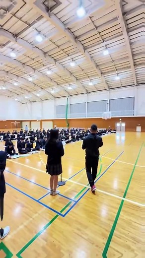 生徒会です。 4月13日校歌練習をしました この日までトータル３回しか聞いていない新入生が、 頑張って校歌を覚えようと声を出していました。 校歌はいろいろな行事で歌われるので大きな声で歌ってほしいです。 生徒会執行部の生徒たちも熱心に指導補助をしてくれました。 #咲かそうみらい #生徒会