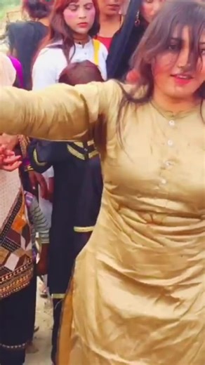 Dance Trends with Girls: A TikTok Showcase