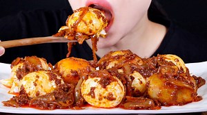 『MINEE』12.02 海鲜煮酱配溏心蛋和土豆✨咀嚼音