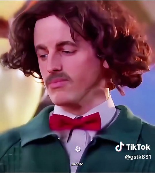 DIY Halloween Costume from Christmas Chains - Labubuween Idea