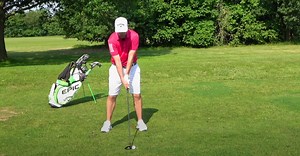 Golfschwung mit dem Fairwayholz vom Boden (Technik)