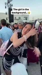 5.9K views · 35 reactions | We all now she did a quick google search for hair brush flask 藍藍藍 | 6AM | Facebook