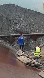 Barge unloading 3300 tons of large ore Part 4 Vlog of work on the barge, smooth flow of ore | USA Machines Channel