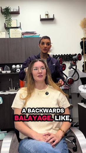 part 2!! Do you see what I seee ??? . . . . . In an attempt to make a point here I’m going to play a game called WE ARE HUMANS. . . . I looked at this video all night trying to decide if I saw an unblended line or if it was the lighting. I even asked a friend who told me to go to bed 😭… I woke up this morning like THATS A LINEEEEEE !! I immediately text my client to ask her if she saw what I saw … She did and came back today. Less than 24 hours I had her back in my chair to fix what I knew was 