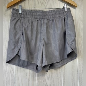 Athleta Women's Grey and Silver Camo Shorts Size M