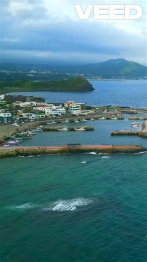 📍Escape to Jeju Island — Korea’s Natural Wonderland! 🌋🌊 Tag someone you’d love to explore Jeju with! 💬👇 #JejuIsland #VisitKorea #NatureEscape #HiddenGemKorea #TravelReels #Hallasan #SeongsanIlchulbong #JejuTrip #KoreanNature #IslandLife #ReelTravel #JejuVibes #Haenyeo #WondersOfKorea #DolHareubang | Master 3 Languages - Korean, Japanese, English