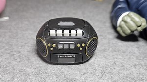 TOYS SPIRITS 迷你复古录音CD播放机扭蛋，适合搭载孩之宝漫威人偶，或者20cm到30cm的的人偶