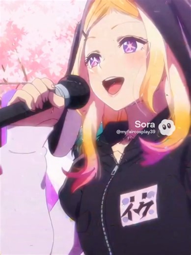 Luma is a singer in a band
