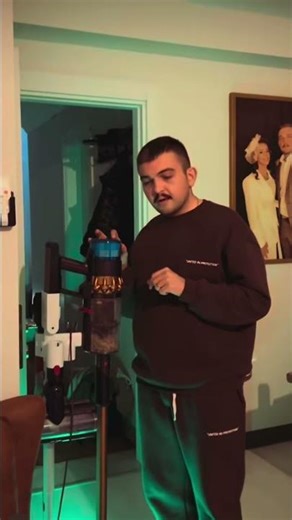 Kimin için yaşıyoruz bu dünyayı bee