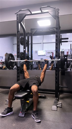 How much I bench 💪 (BW: 140lbs) | Yanrique