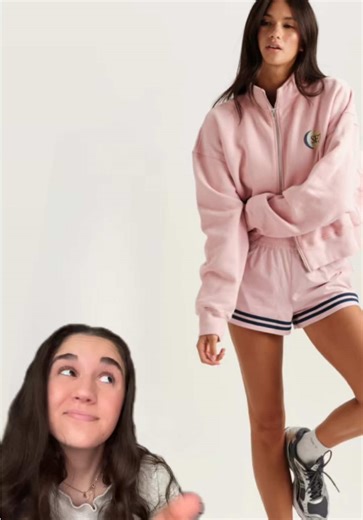 Treat yourself to Club Set⛱️⚾️☀️🩷 Grab these gorgeous pieces early at the @setactive Miami Pop-up March 21st & 22nd or on drop day, March 25th! You’re not going to want to miss out on these beautiesss🫶🏽 @Lindsey Carter #setactive #set #popup #workoutset #fashiontiktok