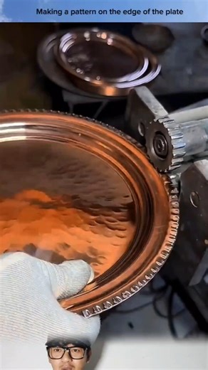 Making a pattern on the edge of the plate