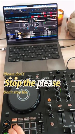 Baseline Academy on Instagram: "DJ混音😎Please don‘t stop the music #每个人都能做1小时DJ[话题]# #dj[话题]# #DJ打碟[话题] 电子音乐进行时[话题] dj培训[话题] 节奏感强音乐[话题] 地球村新春音乐季[话题] dj打碟[话题] 与音乐的日常[话题] 电子音乐"