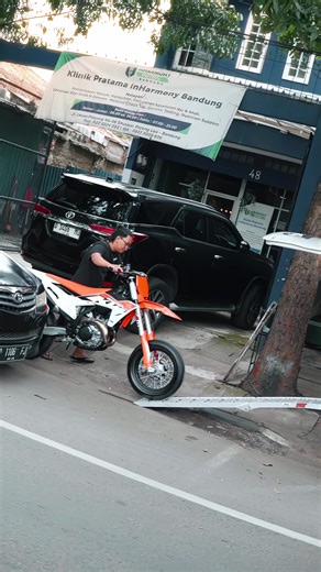 KTM 450 SMR: Performance and Features Overview