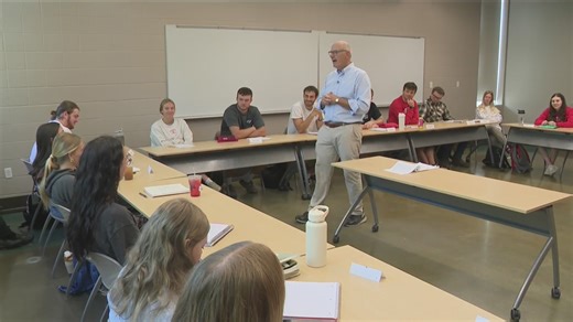 A look inside Harry Smith’s class at Central College