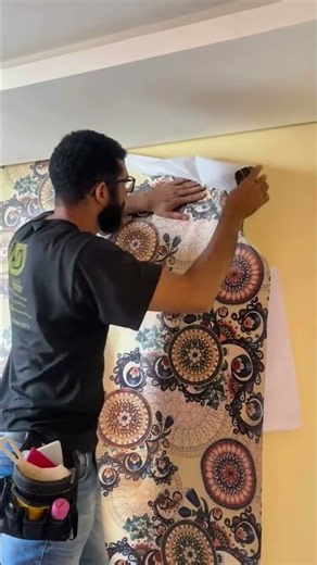 Want to see how a REAL pro applies wallpaper?