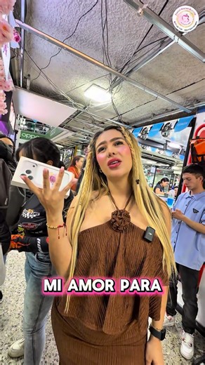 PUNTO IPHONE BOGOTA on Instagram: "Por ser lindas será que nos merecemos otro descuento ❓❓❓ USTEDES QUE CREEN MUJERES HERMOSAS !! @puntoiphonebogota siempre será la mejor opción 🌸✨ 📍Cc caribe local 186 San Andresito de la 38 📍Cc shanghay local 1214 Sán Andresito de la 38 📍Cc paseo Villa del rio isla 39 Diagonal a Bancolombia segundo piso LOS ESPERAMOS MIS AMORES 🩷✨"