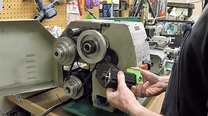 Benchtop Lathe Gets An Electronic Leadscrew Makeover