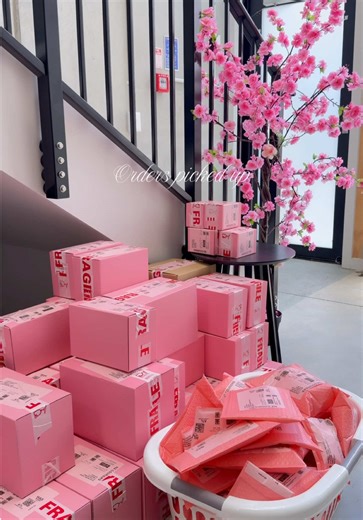 spent today printing and packing orders, we can’t wait for next restock 🥹 Also, the pineapple yoni wash? Sold like crazy! 🍍 #newzealand #princessofhygiene #yoniwash